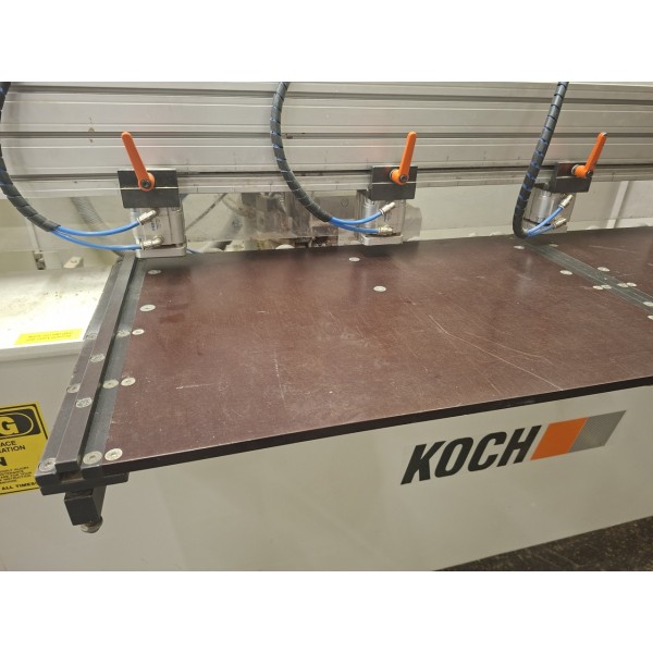 Stroj za avtomatsko vstavljanje moznikov KOCH 