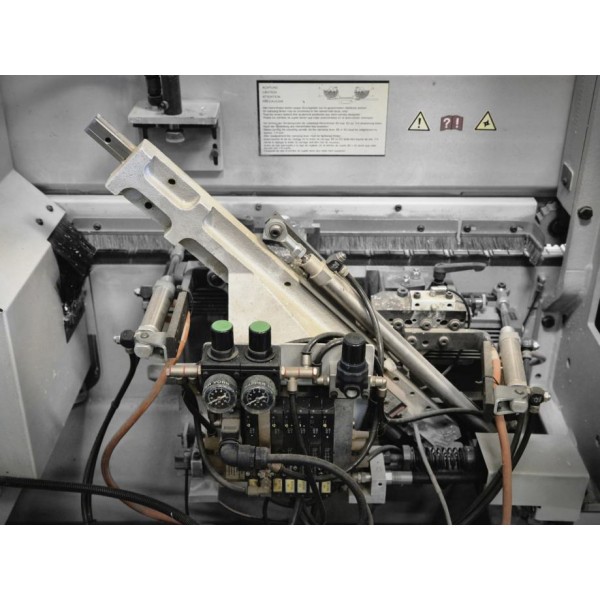 Robna lepilka Brandt KDF 770